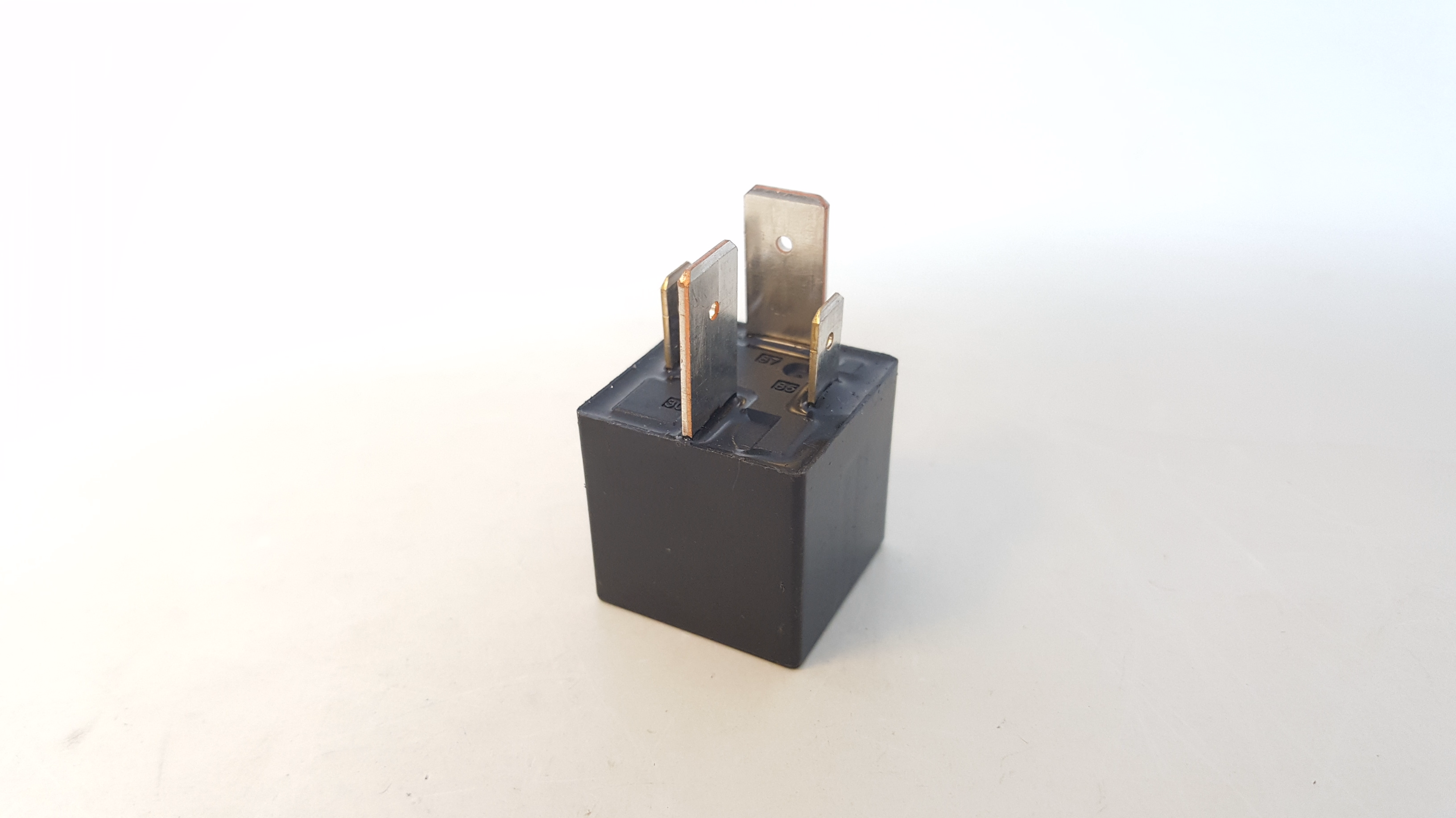 Volvo 20754838 Relay