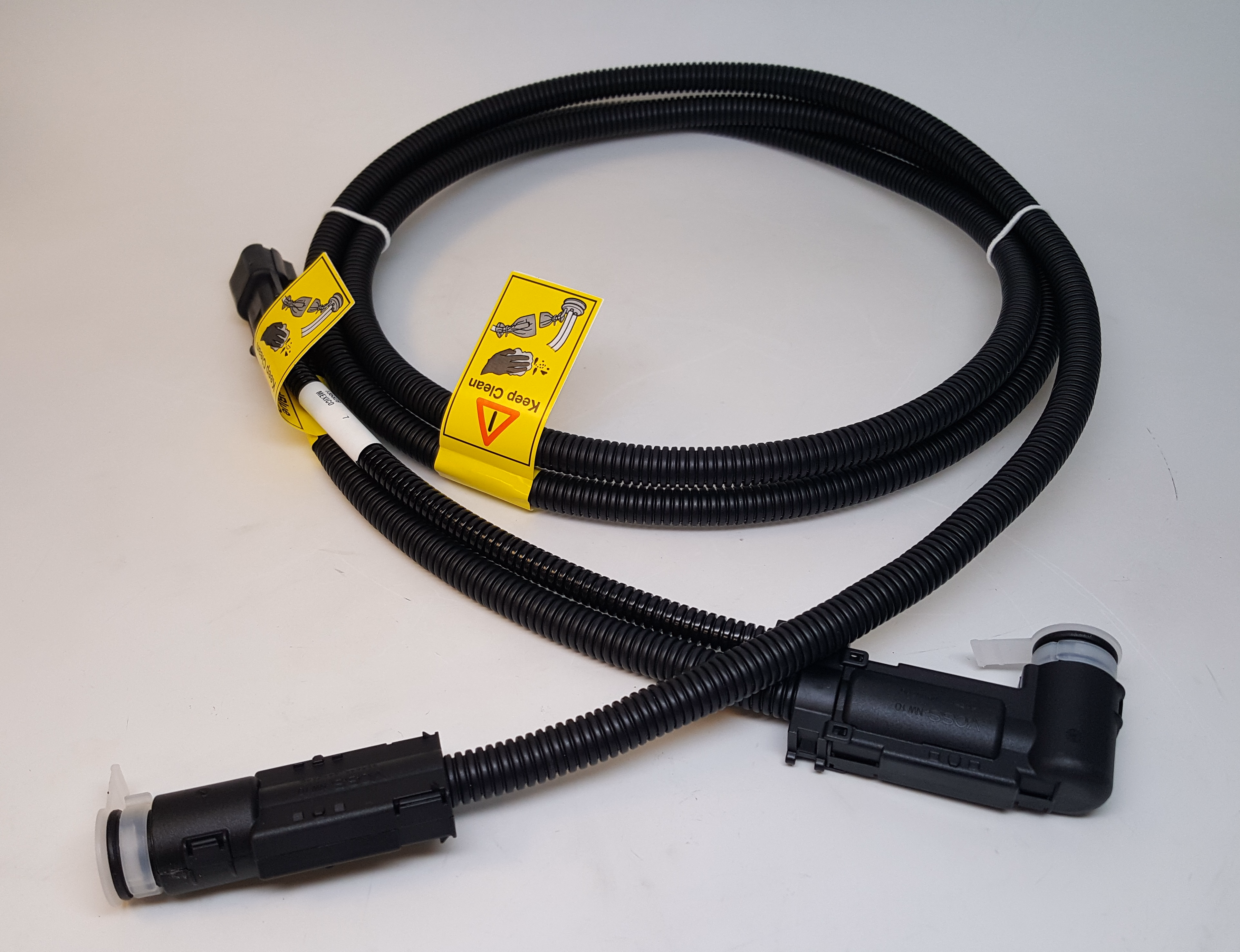 Volvo 21483633 DEF Pump to Injector Hose