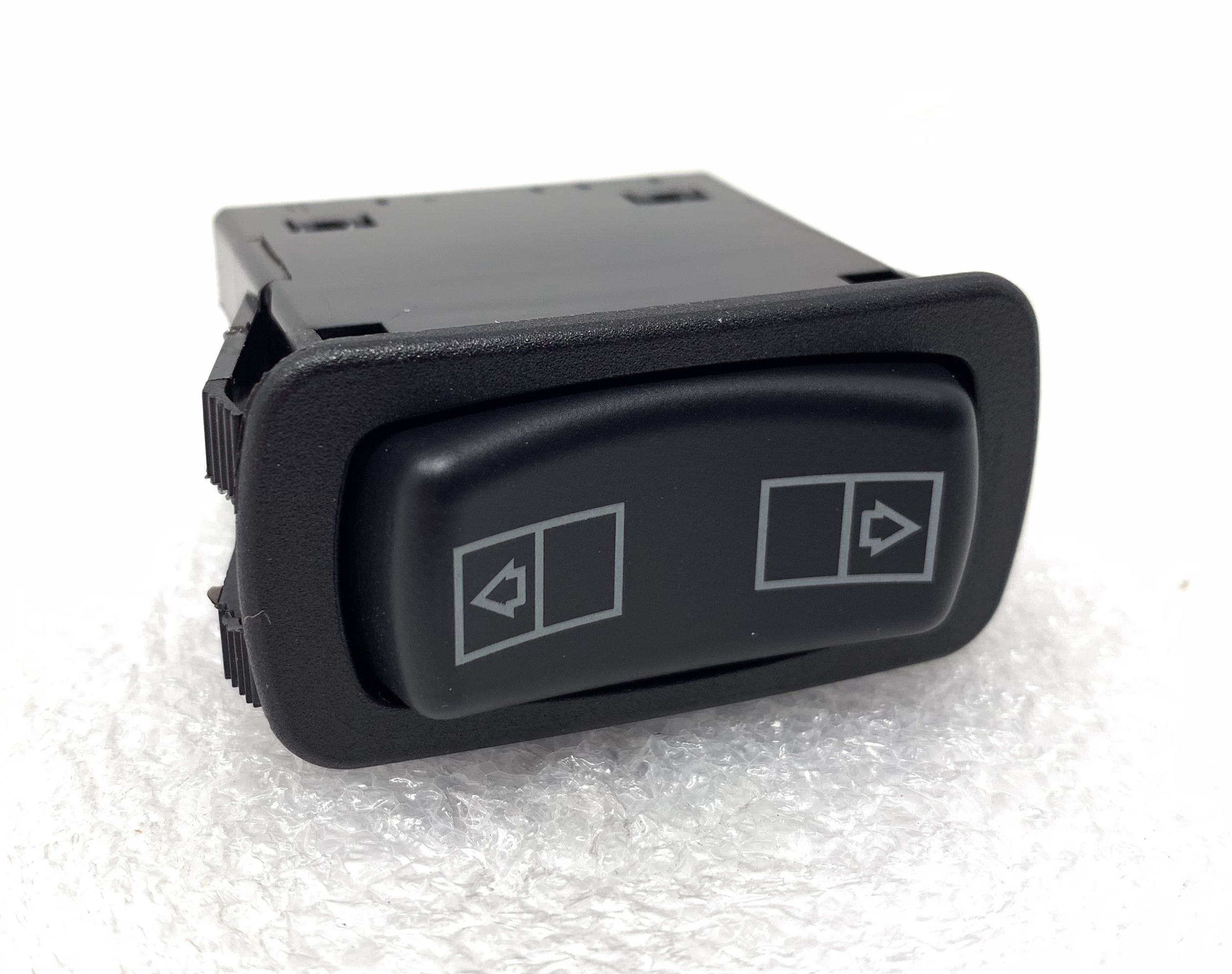 Mack Truck 82278971 Switch, Rocker (Window Lift)