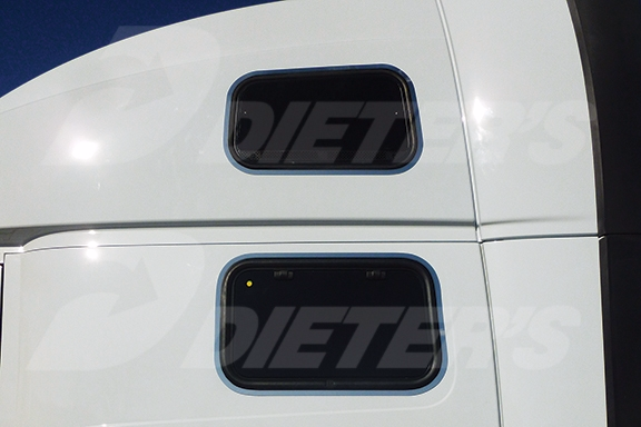 Dieters DMFDVO263 Sleeper Window Trim - Volvo VNL860