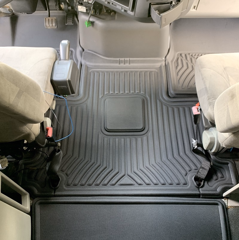 Redline Volvo VNL670  Precision Fit Floormat (no cutout) 98337